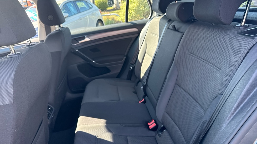 Volkswagen Golf 1.4 TSI SE [Nav] 5dr Petrol Hatchback - Image 16
