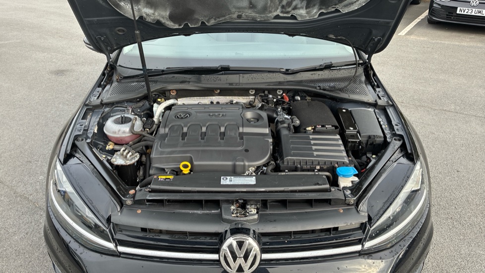 Volkswagen Golf 1.6 TDI SE [Nav] 5dr Diesel Hatchback - Image 8