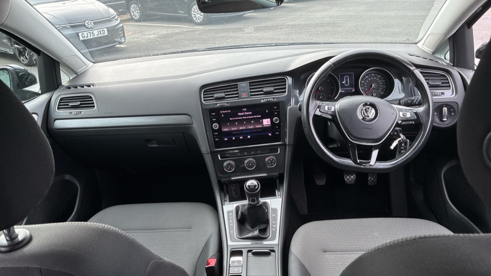 Volkswagen Golf 1.6 TDI SE [Nav] 5dr Diesel Hatchback - Image 10