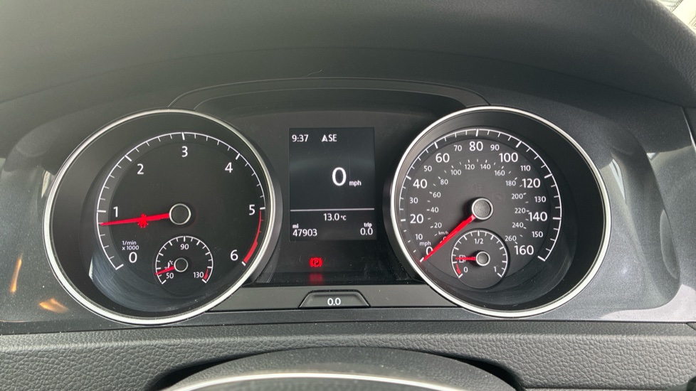 Volkswagen Golf 1.6 TDI SE [Nav] 5dr Diesel Hatchback - Image 18