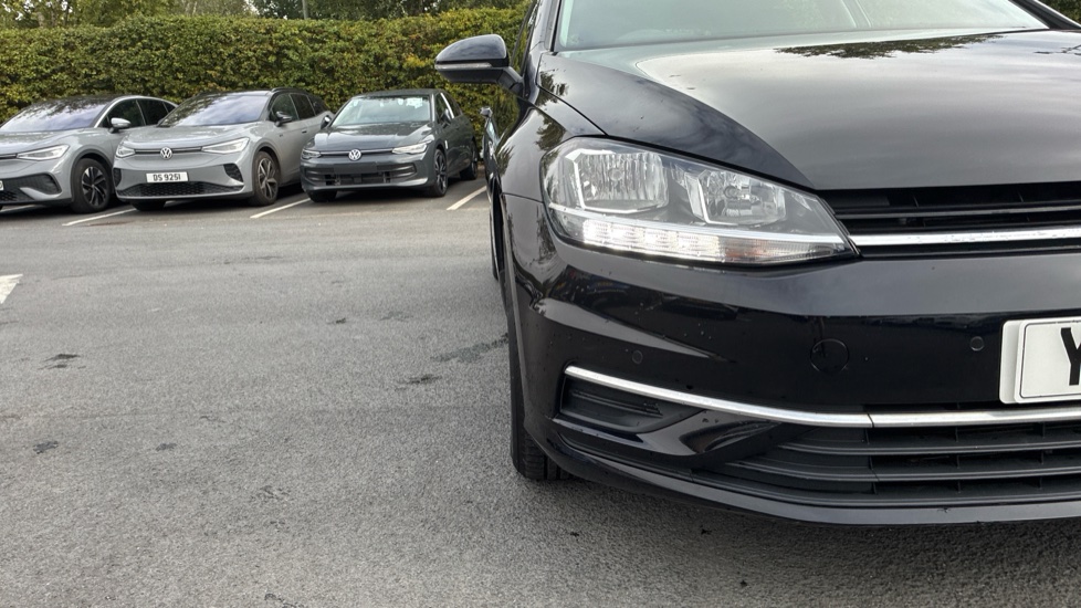 Volkswagen Golf 1.6 TDI SE [Nav] 5dr Diesel Hatchback - Image 43
