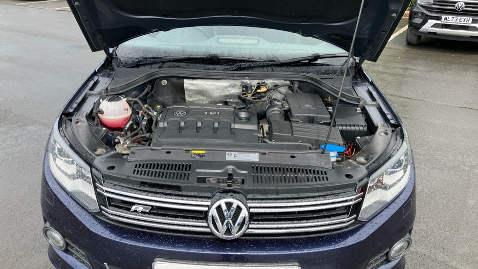 Volkswagen Tiguan 2.0 TDi BlueMotion Tech R-Line Edition 150 5dr DSG Diesel Estate - Image 8
