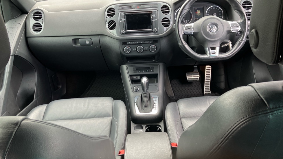 Volkswagen Tiguan 2.0 TDi BlueMotion Tech R-Line Edition 150 5dr DSG Diesel Estate - Image 10