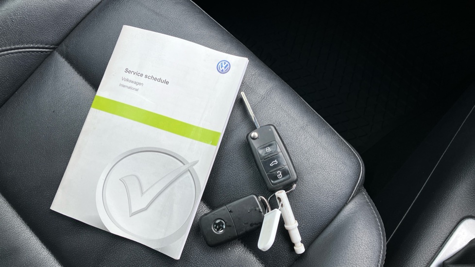 Volkswagen Tiguan 2.0 TDi BlueMotion Tech R-Line Edition 150 5dr DSG Diesel Estate - Image 19