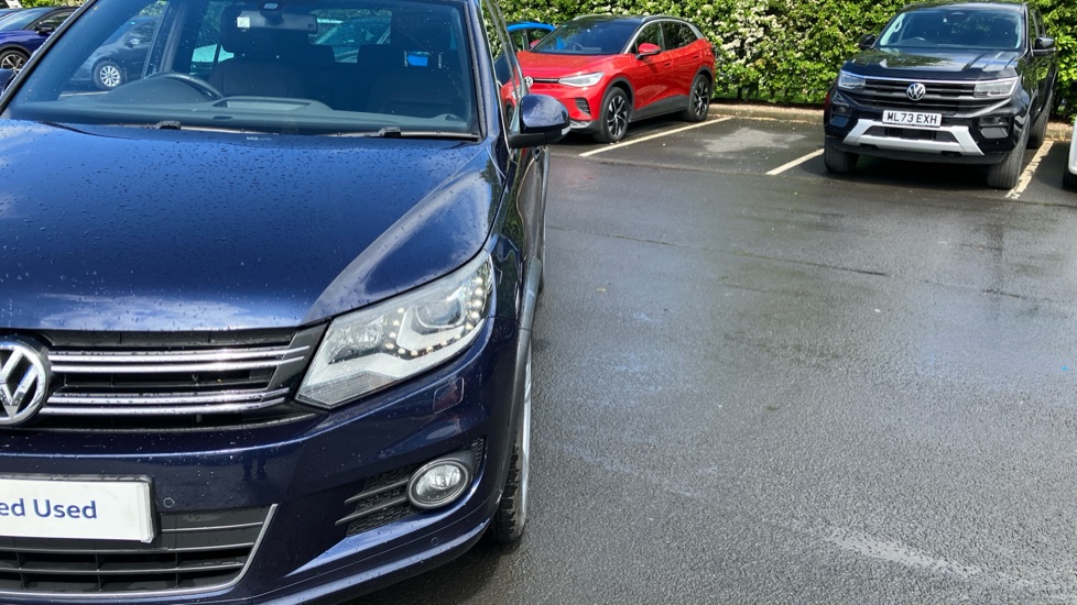 Volkswagen Tiguan 2.0 TDi BlueMotion Tech R-Line Edition 150 5dr DSG Diesel Estate - Image 37