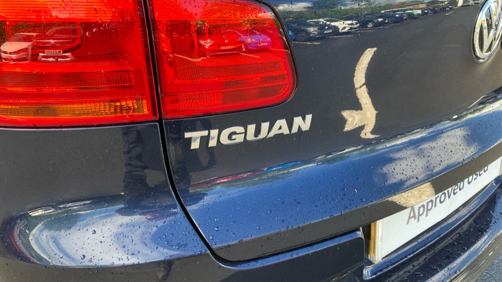 Volkswagen Tiguan 2.0 TDi BlueMotion Tech R-Line Edition 150 5dr DSG Diesel Estate - Image 44