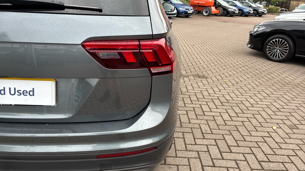 Volkswagen Tiguan Allspace 2.0 TDI Match 5dr Diesel Estate - Image 40