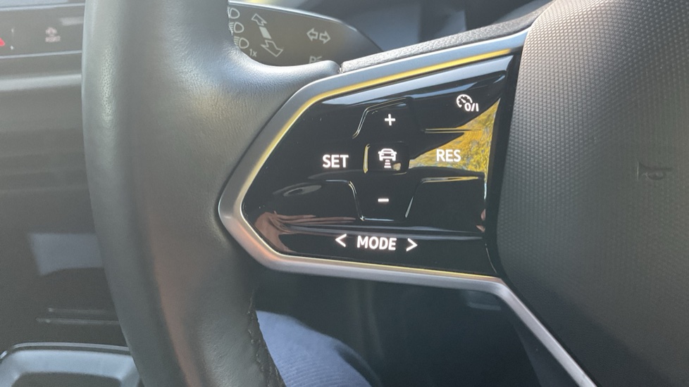 Volkswagen ID.4 125kW Life Ed Pure Perf 52kWh 5dr Auto [110kW Ch] Electric Estate - Image 17