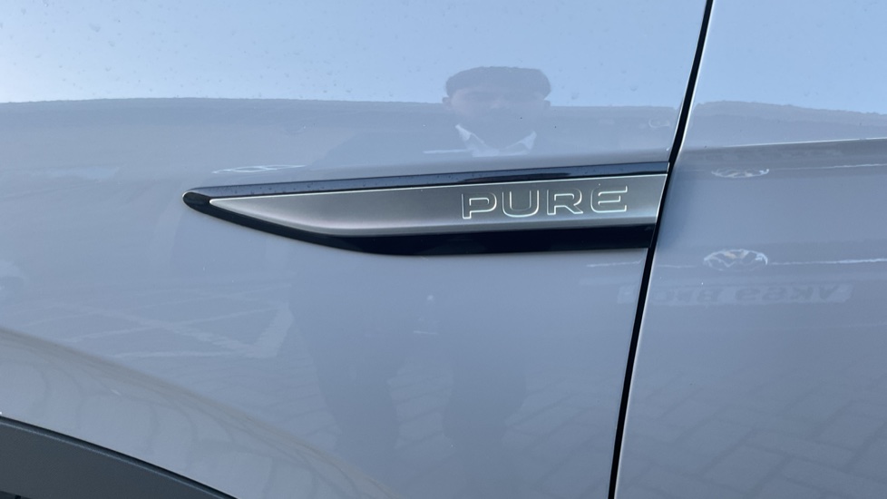 Volkswagen ID.4 125kW Life Ed Pure Perf 52kWh 5dr Auto [110kW Ch] Electric Estate - Image 23