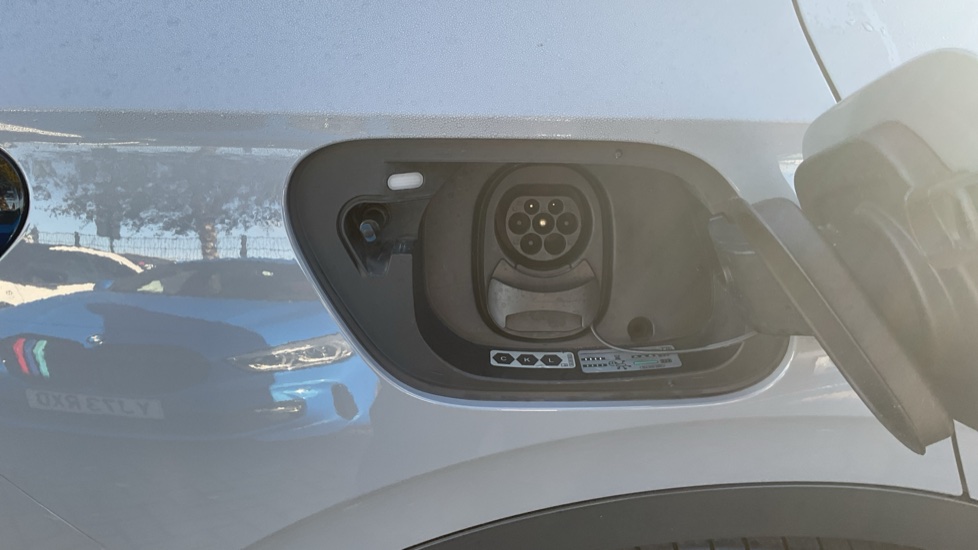 Volkswagen ID.4 125kW Life Ed Pure Perf 52kWh 5dr Auto [110kW Ch] Electric Estate - Image 26