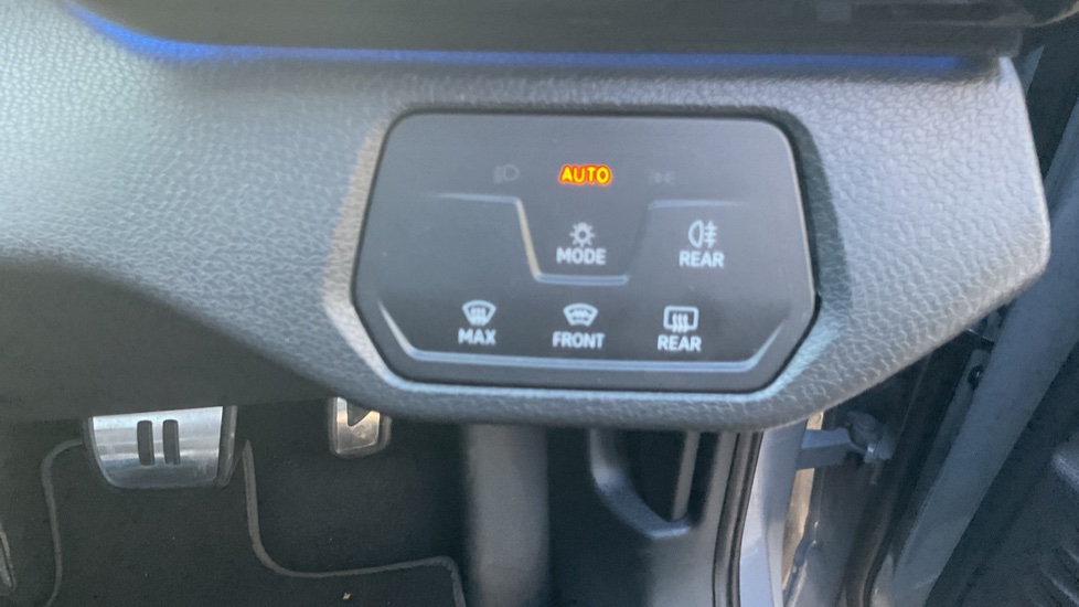 Volkswagen ID.4 125kW Life Ed Pure Perf 52kWh 5dr Auto [110kW Ch] Electric Estate - Image 30