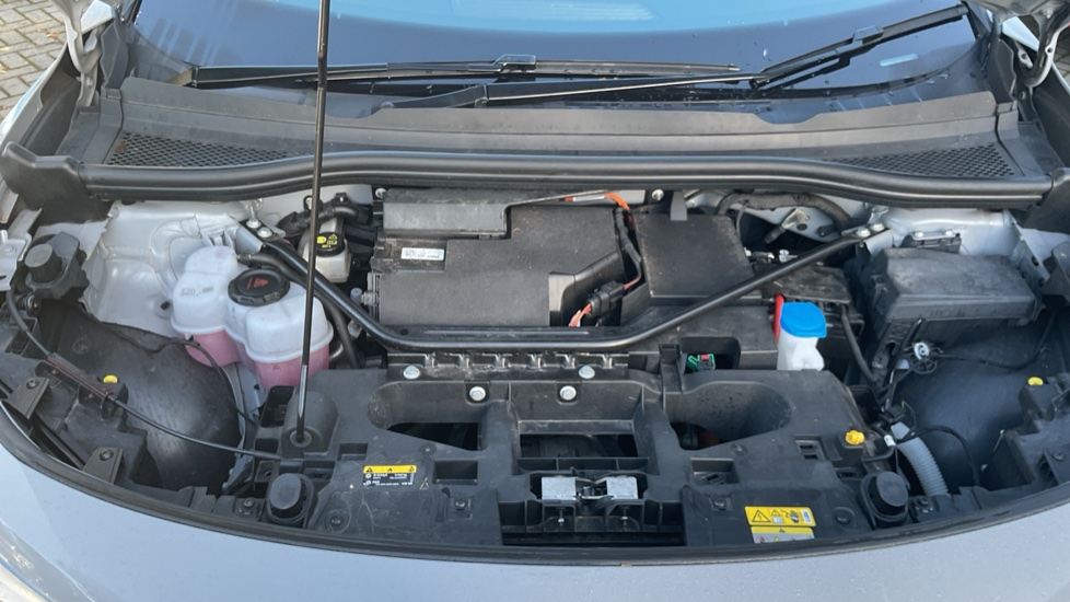 Volkswagen ID.4 125kW Life Ed Pure Perf 52kWh 5dr Auto [110kW Ch] Electric Estate - Image 31