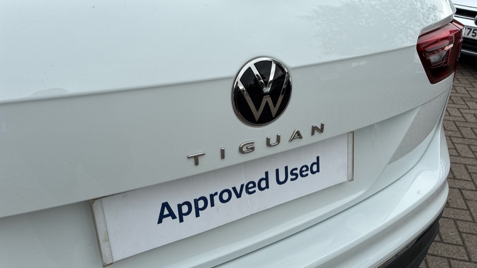 Volkswagen Tiguan Allspace 1.5 TSI Life 5dr DSG Petrol Estate - Image 44