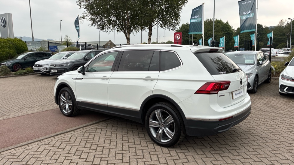 Volkswagen Tiguan Allspace 1.5 TSI Life 5dr DSG Petrol Estate - Image 45