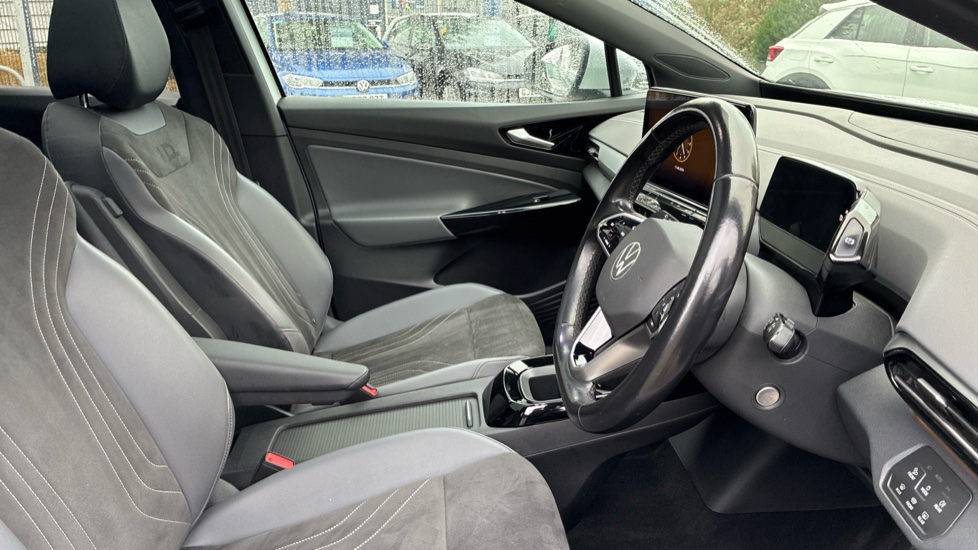 Volkswagen ID.5 128kW Style Pro 77kWh 5dr Auto Electric Coupe - Image 15
