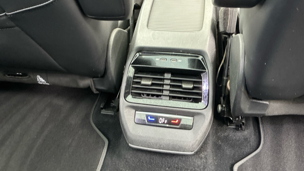 Volkswagen ID.5 128kW Style Pro 77kWh 5dr Auto Electric Coupe - Image 44