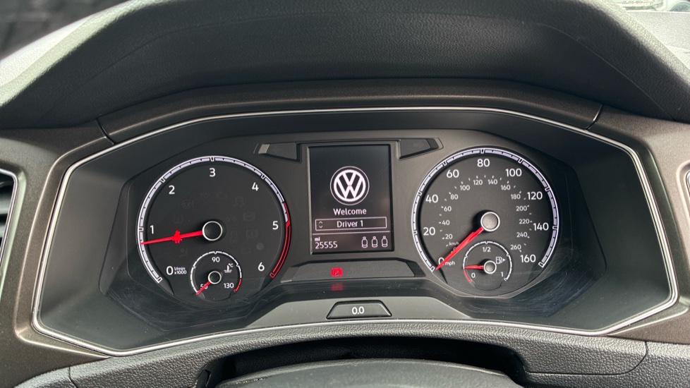 Volkswagen T-Roc 1.6 TDI Design 5dr Diesel Hatchback - Image 11