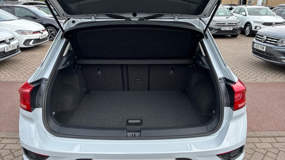 Volkswagen T-Roc 1.6 TDI Design 5dr Diesel Hatchback - Image 20