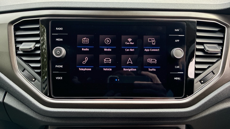 Volkswagen T-Roc 1.6 TDI Design 5dr Diesel Hatchback - Image 26