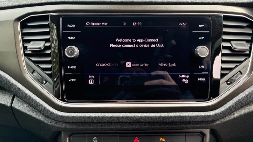 Volkswagen T-Roc 1.6 TDI Design 5dr Diesel Hatchback - Image 29