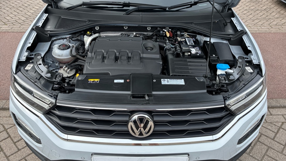 Volkswagen T-Roc 1.6 TDI Design 5dr Diesel Hatchback - Image 34