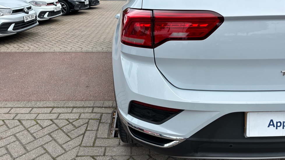 Volkswagen T-Roc 1.6 TDI Design 5dr Diesel Hatchback - Image 40