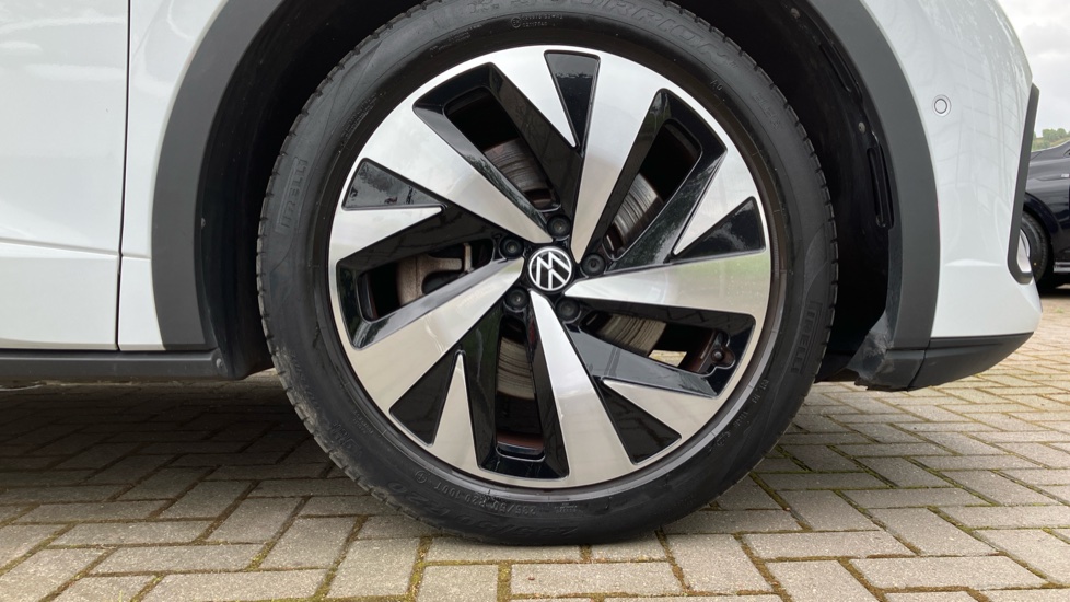 Volkswagen ID.5 150kW Max Pro Performance 77kWh 5dr Auto Electric Coupe - Image 5