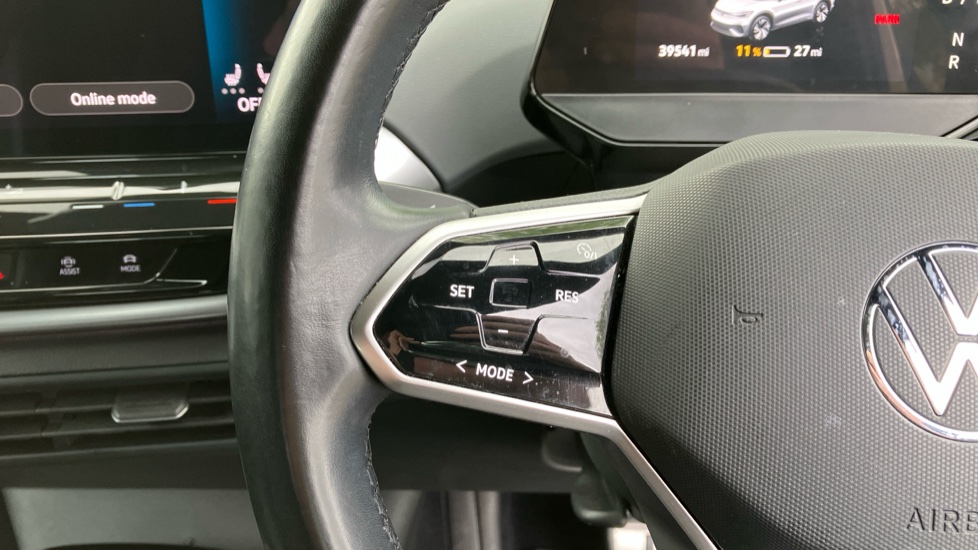 Volkswagen ID.5 150kW Max Pro Performance 77kWh 5dr Auto Electric Coupe - Image 17