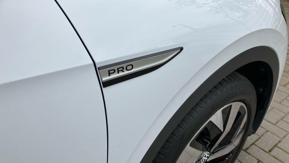 Volkswagen ID.5 150kW Max Pro Performance 77kWh 5dr Auto Electric Coupe - Image 33