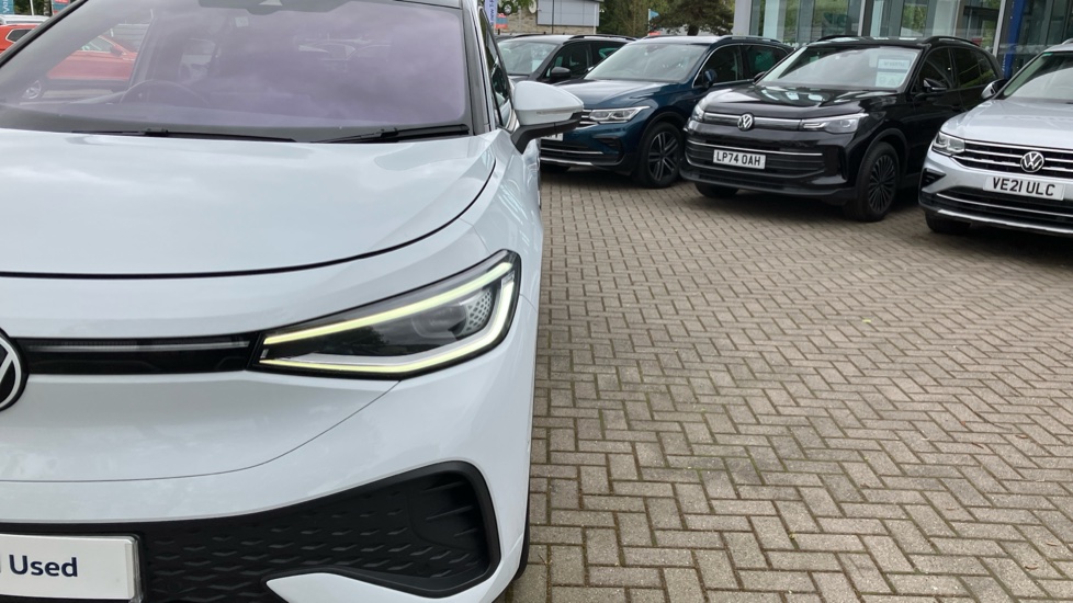 Volkswagen ID.5 150kW Max Pro Performance 77kWh 5dr Auto Electric Coupe - Image 36