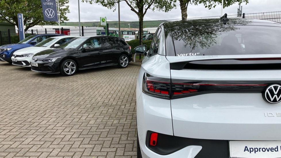 Volkswagen ID.5 150kW Max Pro Performance 77kWh 5dr Auto Electric Coupe - Image 40