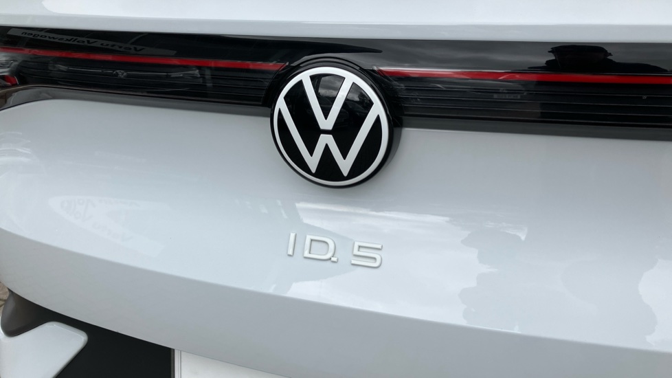 Volkswagen ID.5 150kW Max Pro Performance 77kWh 5dr Auto Electric Coupe - Image 42