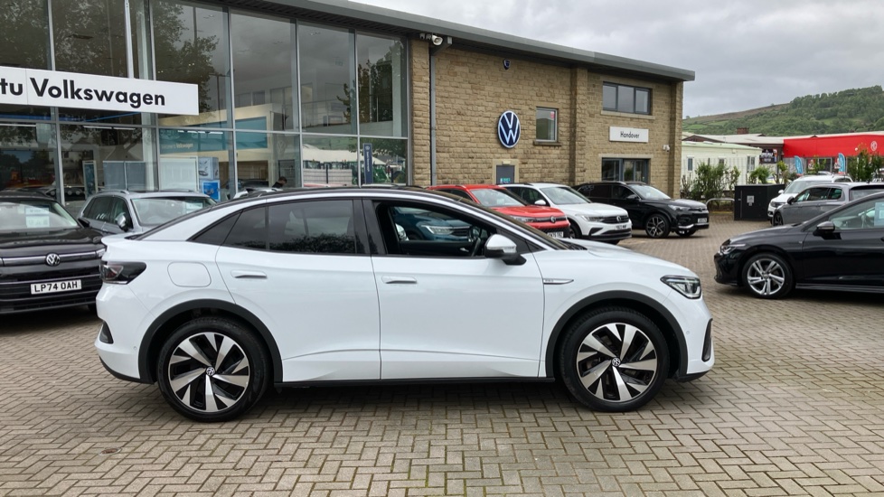 Volkswagen ID.5 150kW Max Pro Performance 77kWh 5dr Auto Electric Coupe - Image 44