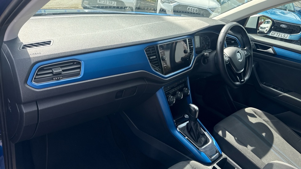 Volkswagen T-Roc 1.5 TSI EVO Design 5dr DSG Petrol Hatchback - Image 2