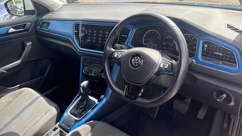 Volkswagen T-Roc 1.5 TSI EVO Design 5dr DSG Petrol Hatchback - Image 6