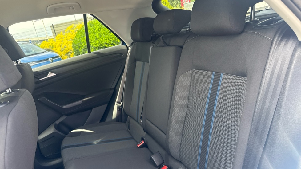 Volkswagen T-Roc 1.5 TSI EVO Design 5dr DSG Petrol Hatchback - Image 16