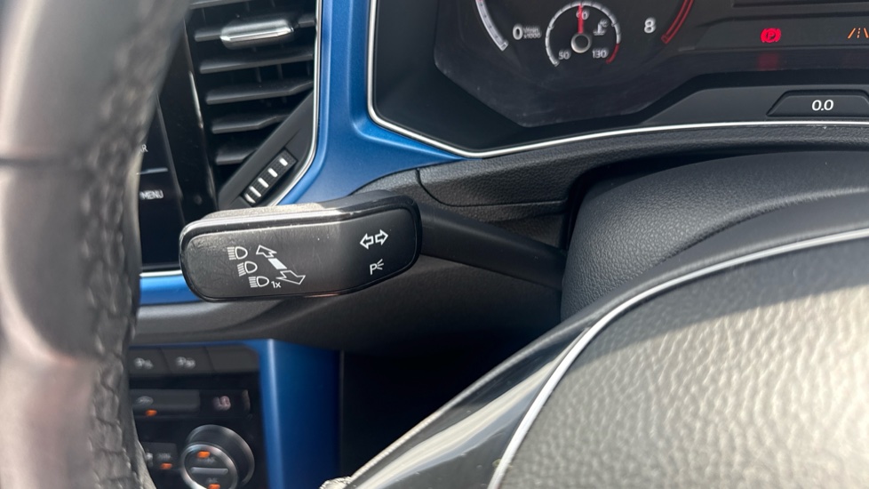 Volkswagen T-Roc 1.5 TSI EVO Design 5dr DSG Petrol Hatchback - Image 24