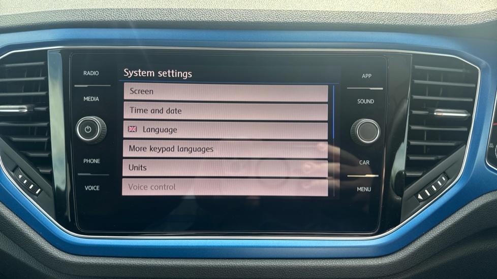 Volkswagen T-Roc 1.5 TSI EVO Design 5dr DSG Petrol Hatchback - Image 32