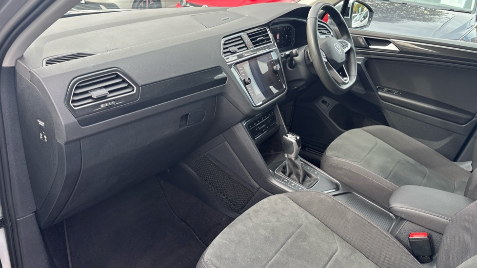 Volkswagen Tiguan 1.5 TSI 150 Elegance 5dr DSG Petrol Estate - Image 2
