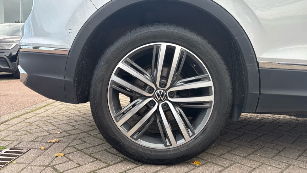Volkswagen Tiguan 1.5 TSI 150 Elegance 5dr DSG Petrol Estate - Image 5