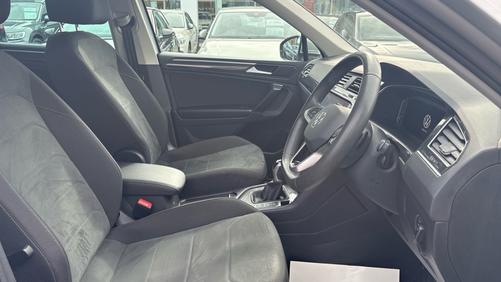 Volkswagen Tiguan 1.5 TSI 150 Elegance 5dr DSG Petrol Estate - Image 15