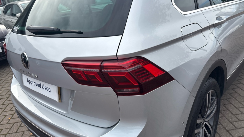 Volkswagen Tiguan 1.5 TSI 150 Elegance 5dr DSG Petrol Estate - Image 43