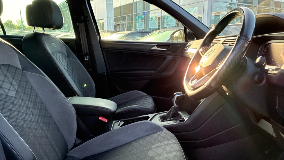 Volkswagen Tiguan 1.5 TSI 150 R-Line Edition 5dr DSG Petrol Estate - Image 15