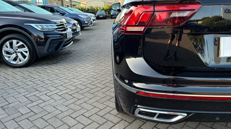 Volkswagen Tiguan 1.5 TSI 150 R-Line Edition 5dr DSG Petrol Estate - Image 43
