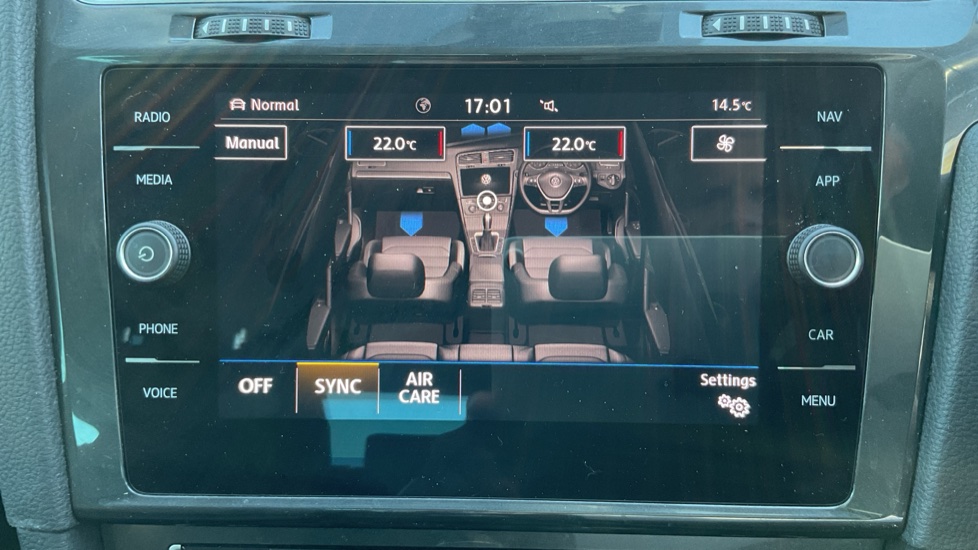 Volkswagen Golf 1.5 TSI EVO Match Edition 5dr Petrol Hatchback - Image 31