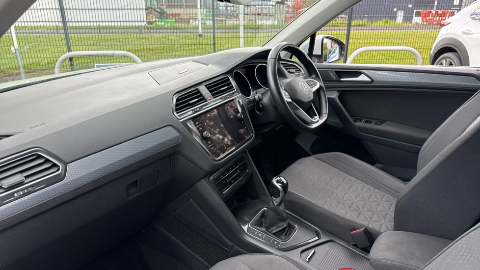 Volkswagen Tiguan 1.5 TSI 150 Life 5dr Petrol Estate - Image 2