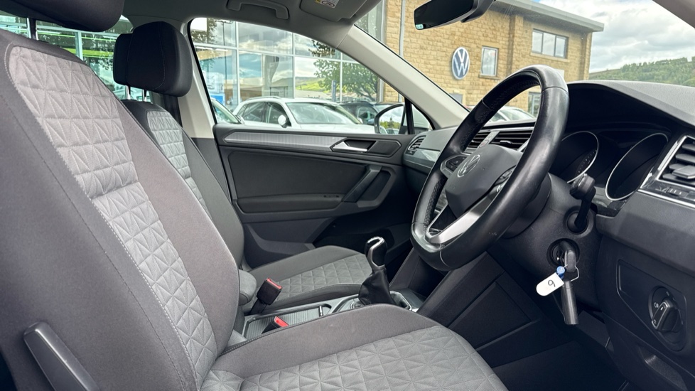 Volkswagen Tiguan 1.5 TSI 150 Life 5dr Petrol Estate - Image 15
