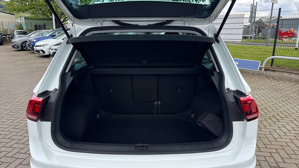 Volkswagen Tiguan 1.5 TSI 150 Life 5dr Petrol Estate - Image 20