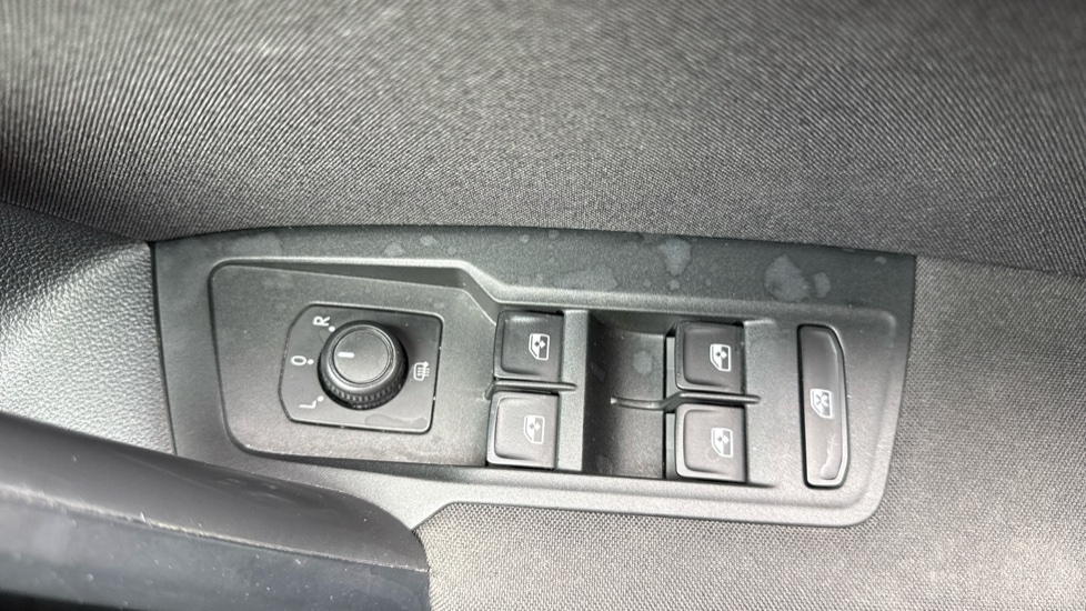 Volkswagen Tiguan 1.5 TSI 150 Life 5dr Petrol Estate - Image 22