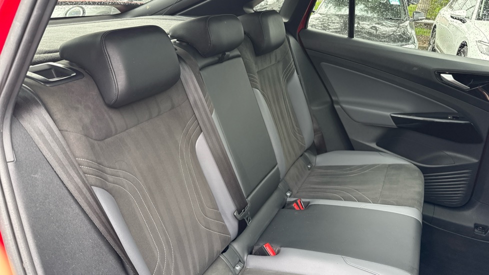Volkswagen ID.5 128kW Style Pro 77kWh 5dr Auto Electric Coupe - Image 16